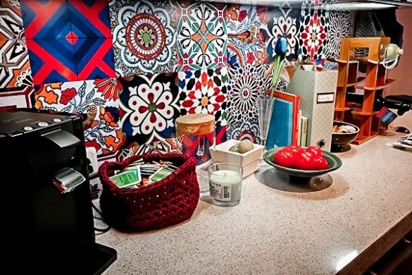 Mediterranes Flair mit Fliesenfolien